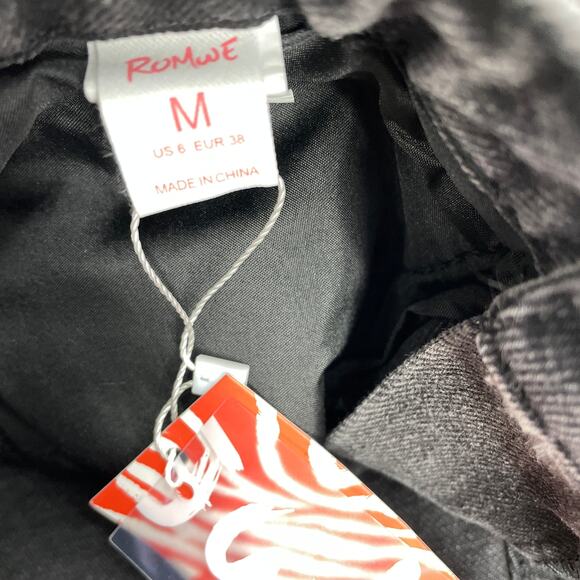 New ROMWE Black Denim Cut Off High Waisted Shorts Womens 6 - Picture 4 of 7